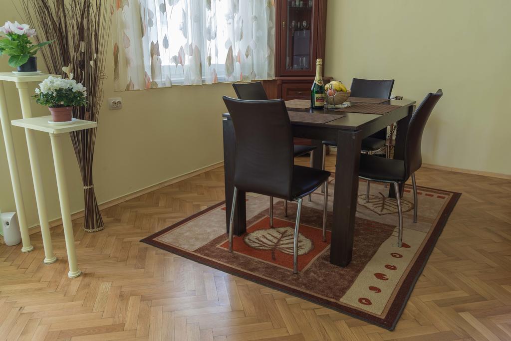 Sea Garden Plaza Apartment - Free Parking ブルガス 部屋 写真